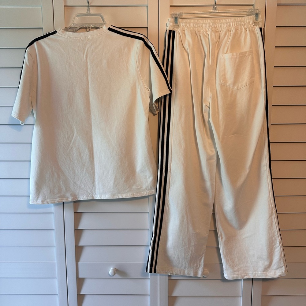 Adidas White Set with Black Accents - Picture 2 of 8